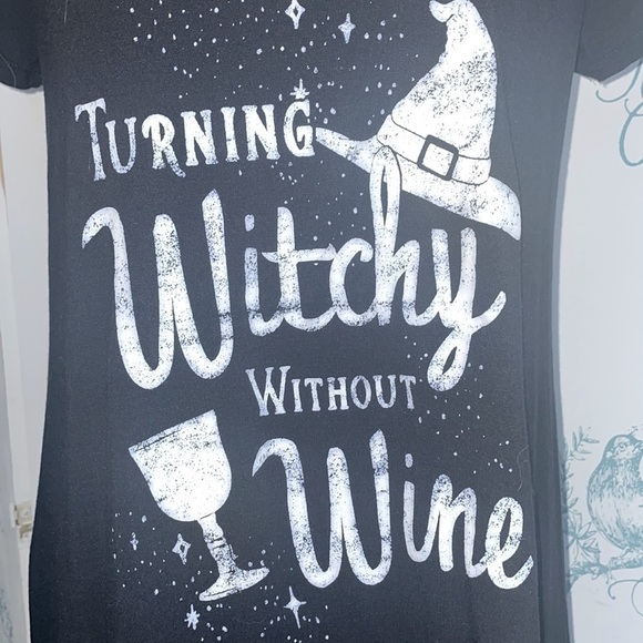 🍷 🧙♀️ NWT TURNING WITCHY WITHOUT WINE MATERNITY TUNIC 🍷 🧙♀️ - Picture 4 of 11